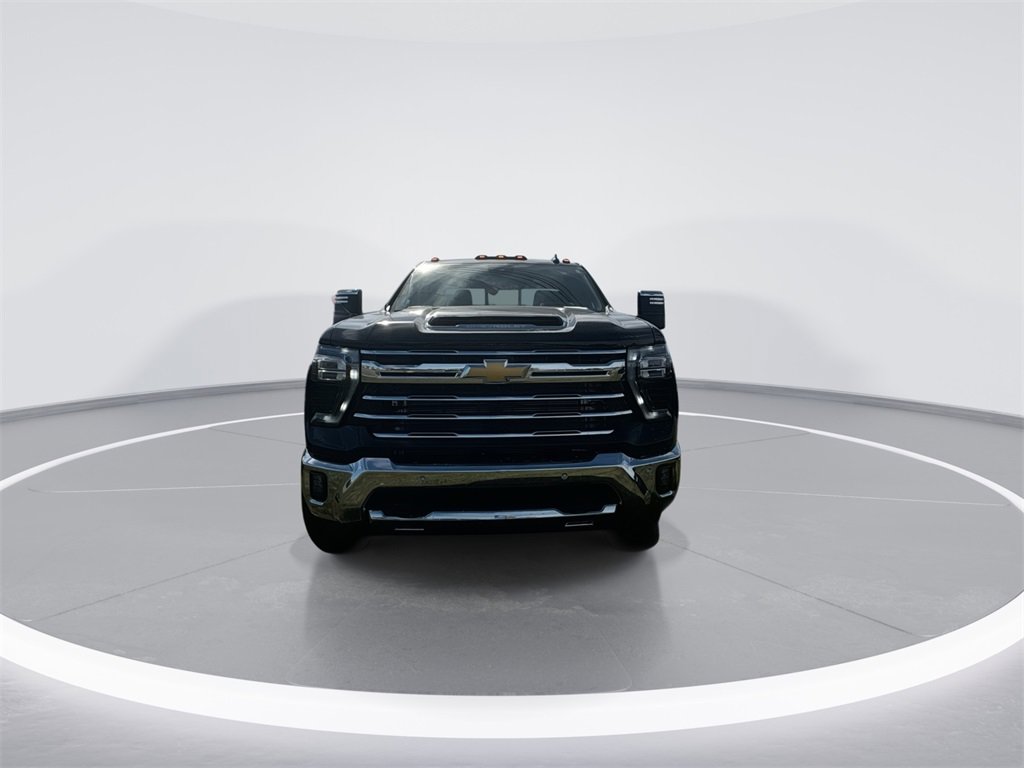 2026 Chevrolet Silverado 2500HD LTZ photo 3