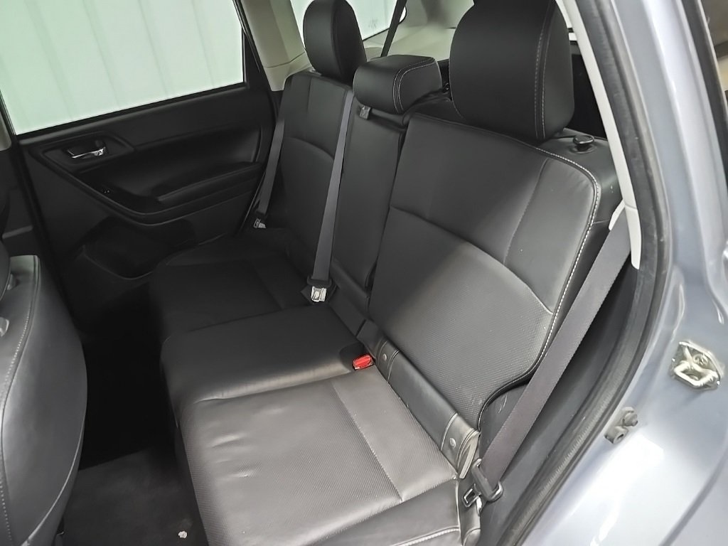 2017 Subaru Forester 2.5i Limited photo 16