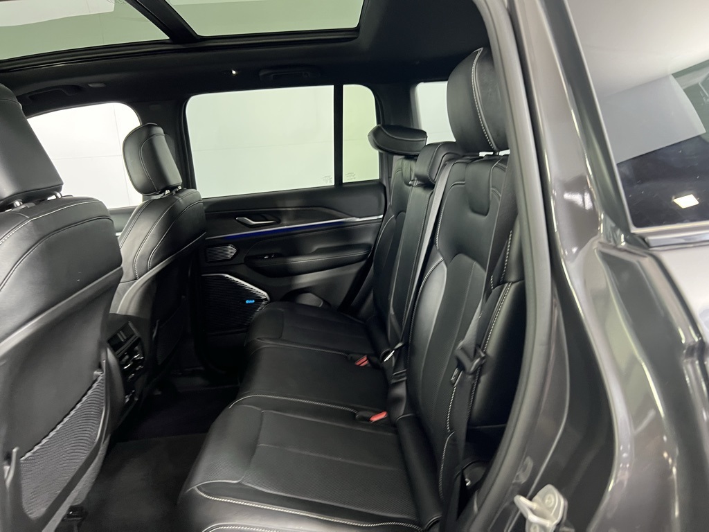 2023 Jeep Grand Cherokee Overland 4xe photo 20