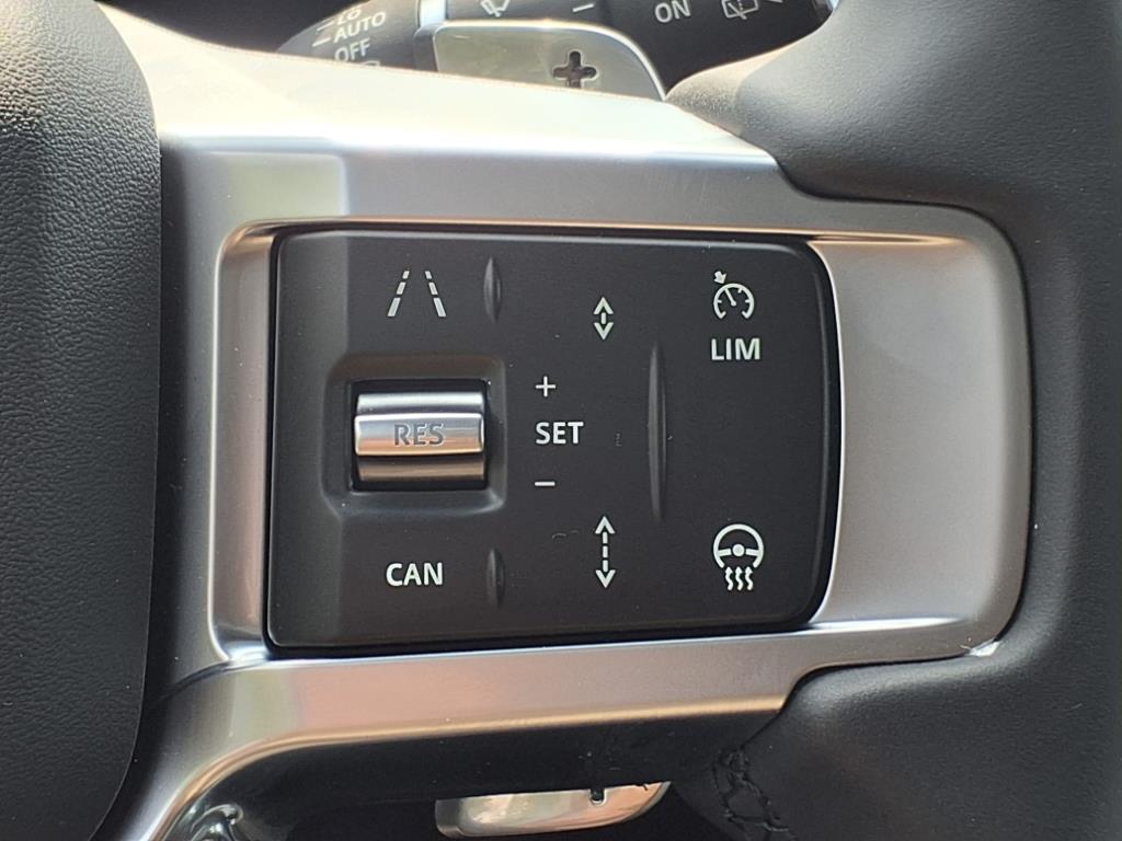 2025 Land Rover Discovery SE photo 16