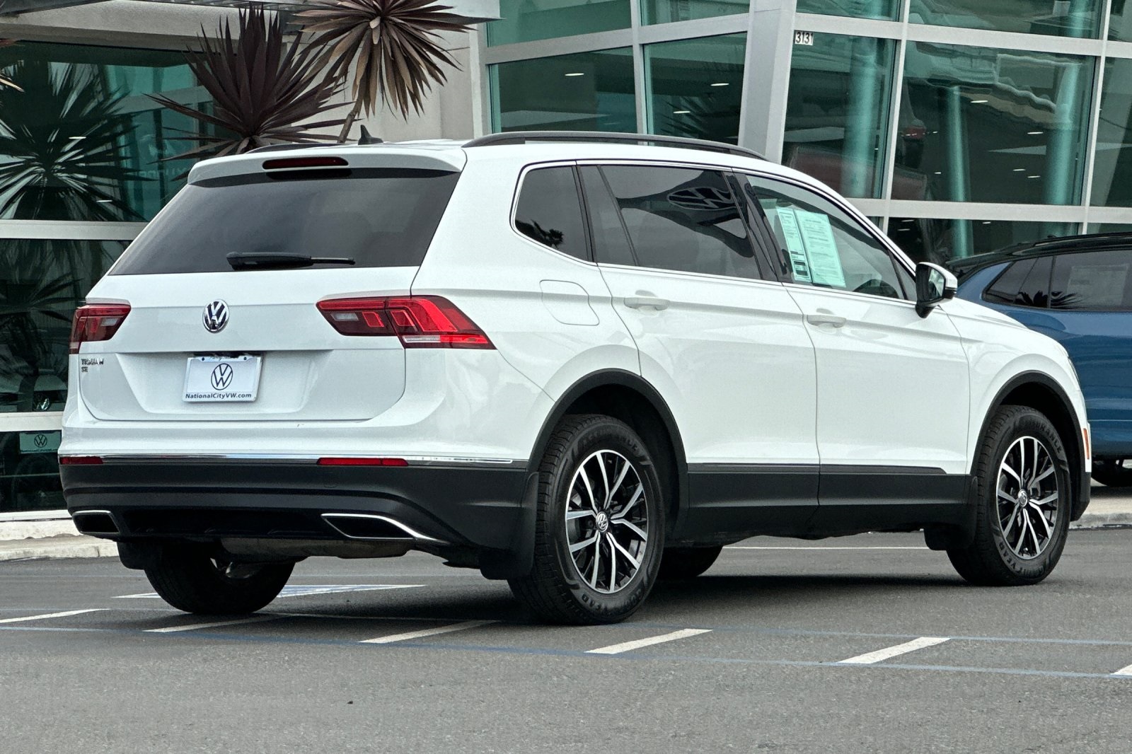 2021 Volkswagen Tiguan SE photo 4