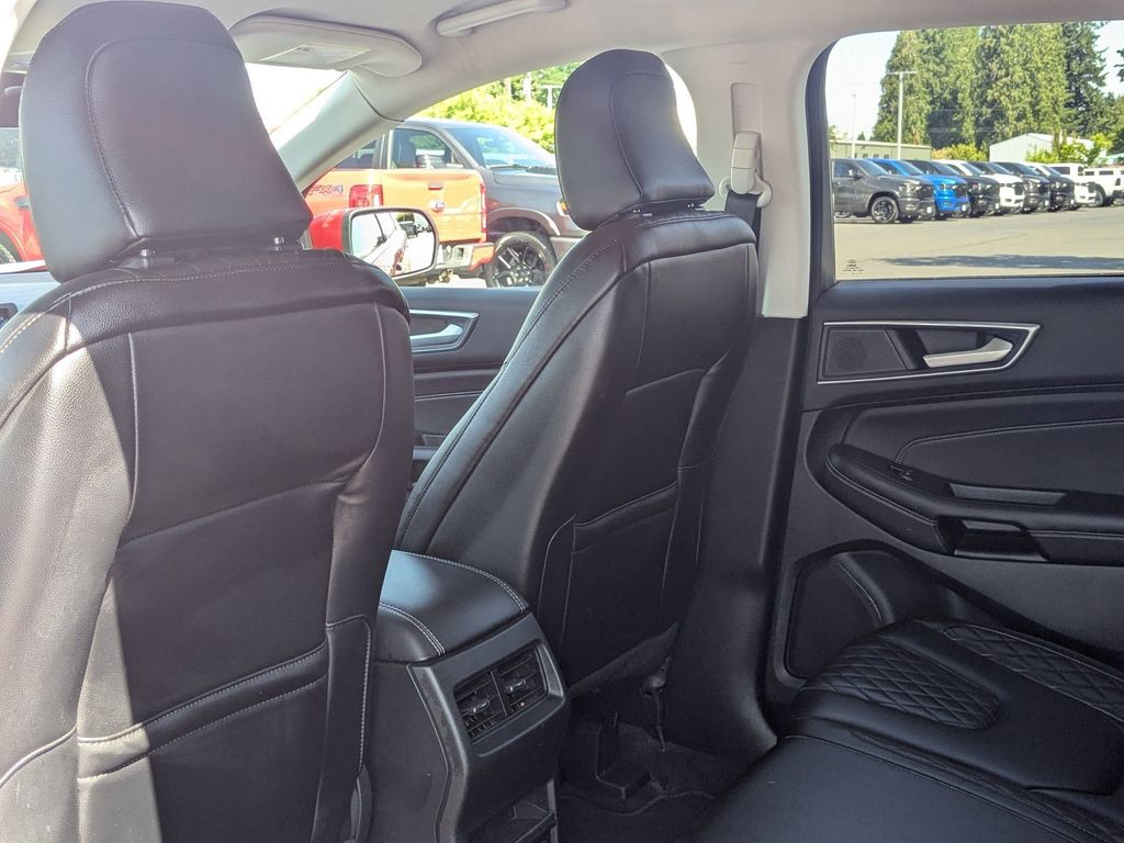2024 Ford Edge Titanium photo 22