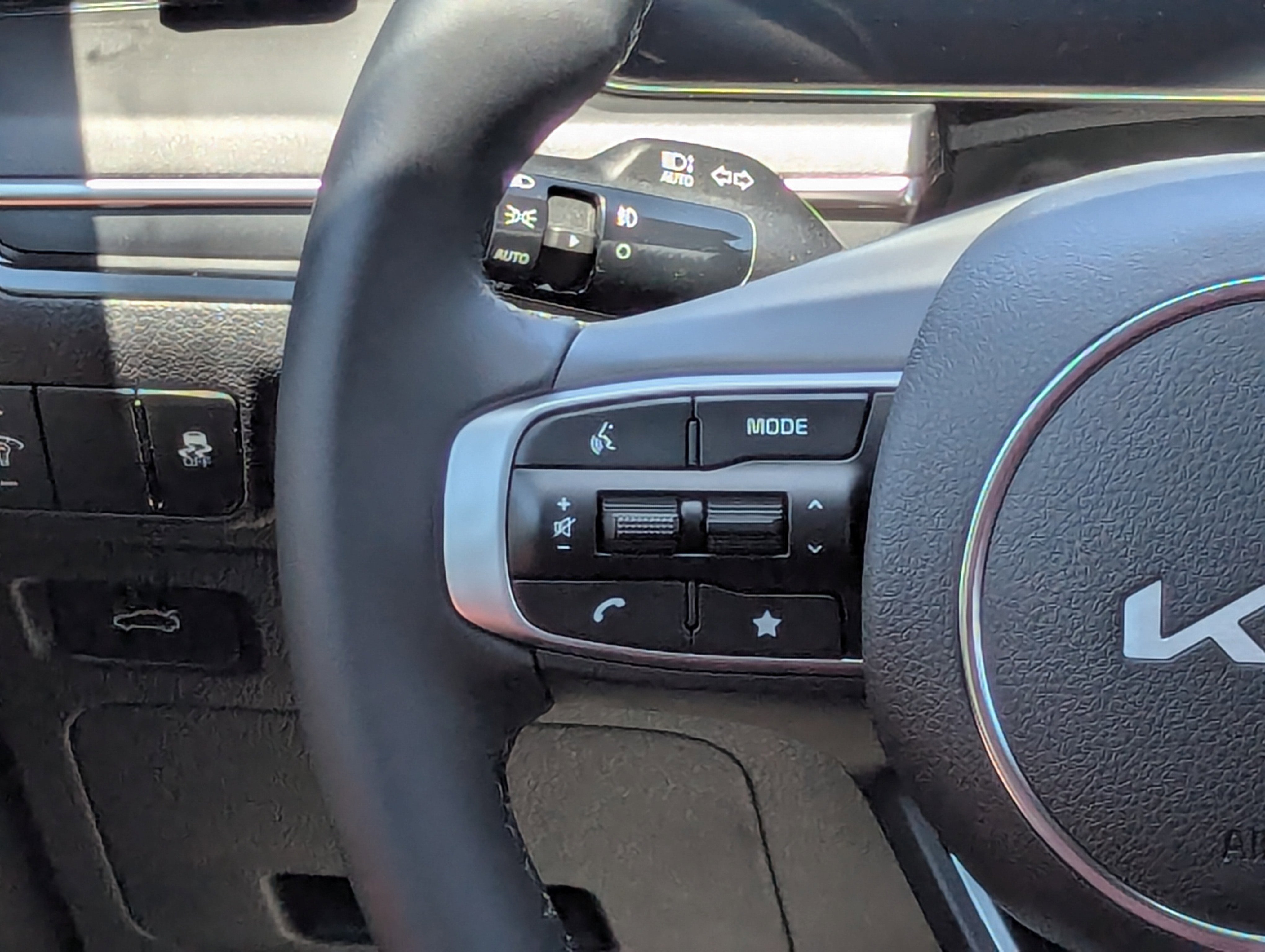 2025 Kia K5 GT-Line photo 2