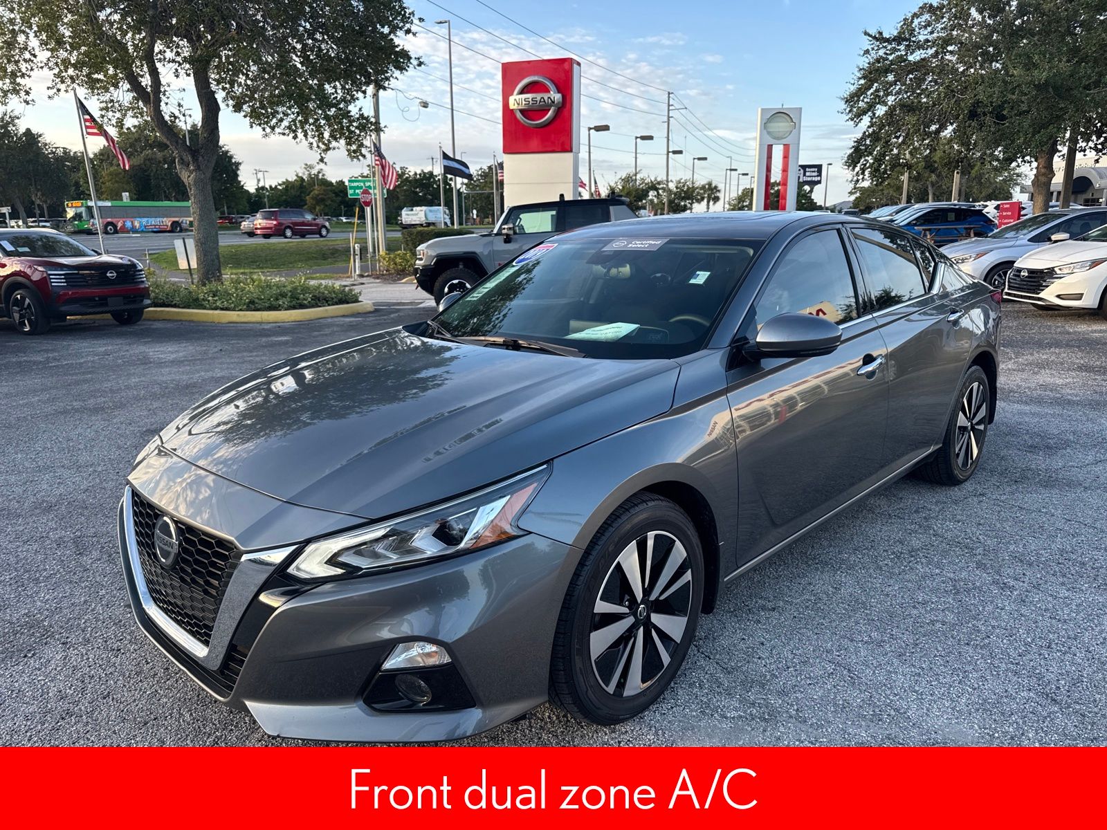 2019 Nissan Altima 2.5 SV photo 2