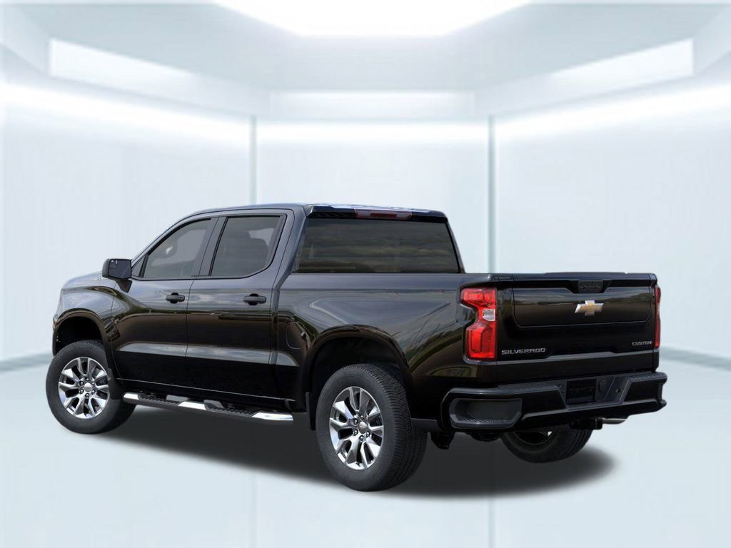 2026 Chevrolet Silverado Custom photo 2