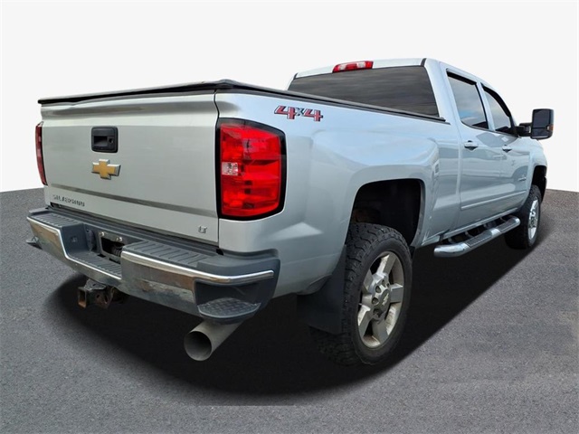 2019 Chevrolet Silverado 2500HD LT photo 2