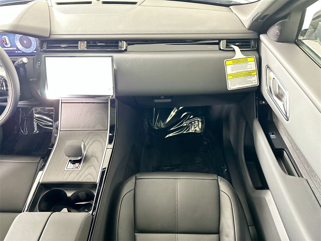 2026 Land Rover Range Rover Velar SE photo 21
