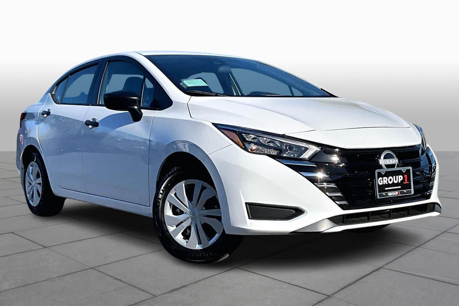 2025 Nissan Versa S photo 2