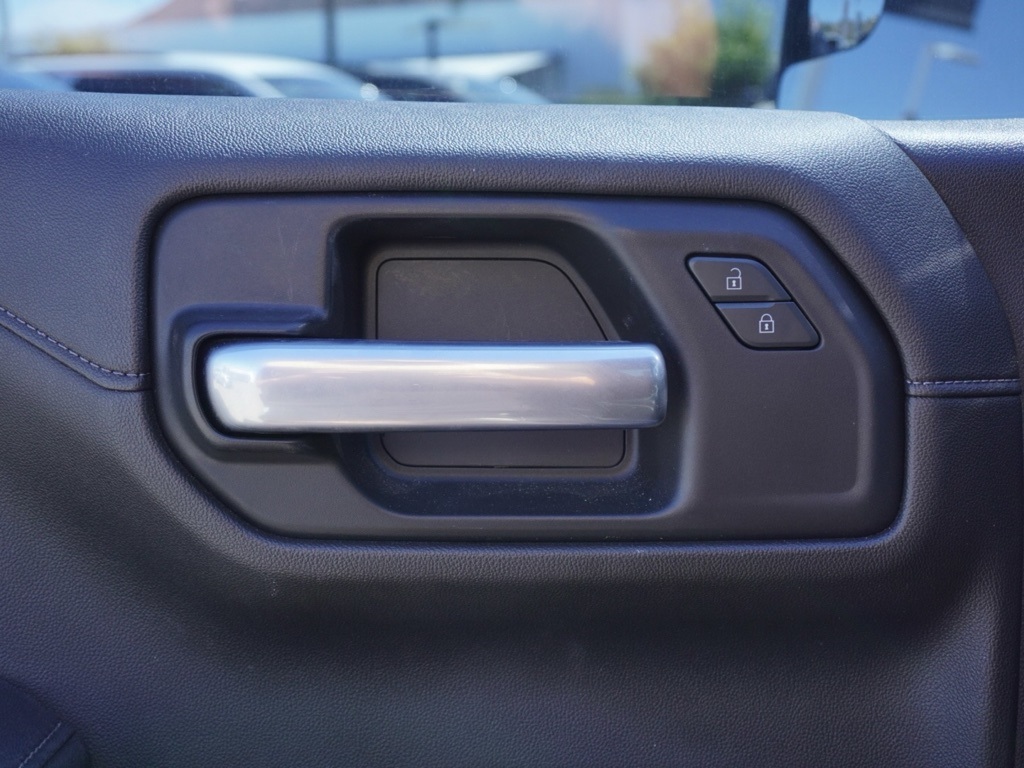 2019 Chevrolet Silverado 1500 LT photo 11