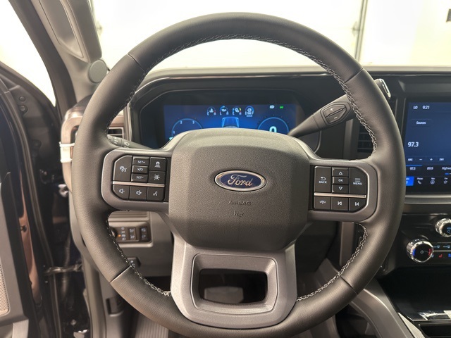 2025 Ford F-250 Lariat photo 16