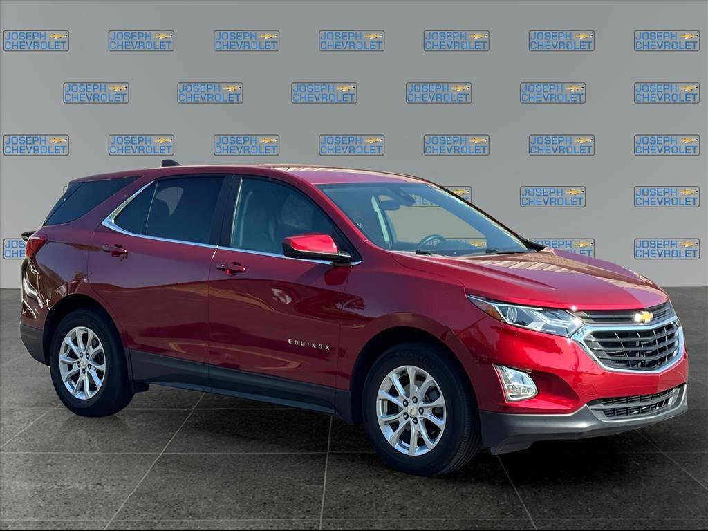 2021 Chevrolet Equinox LT photo 2