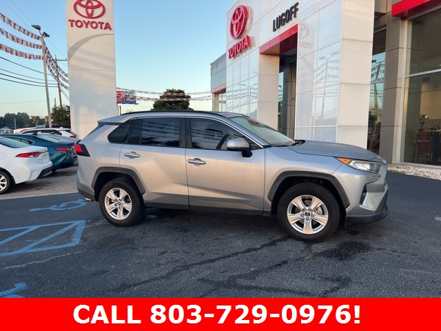 2019 Toyota RAV4 XLE photo 2