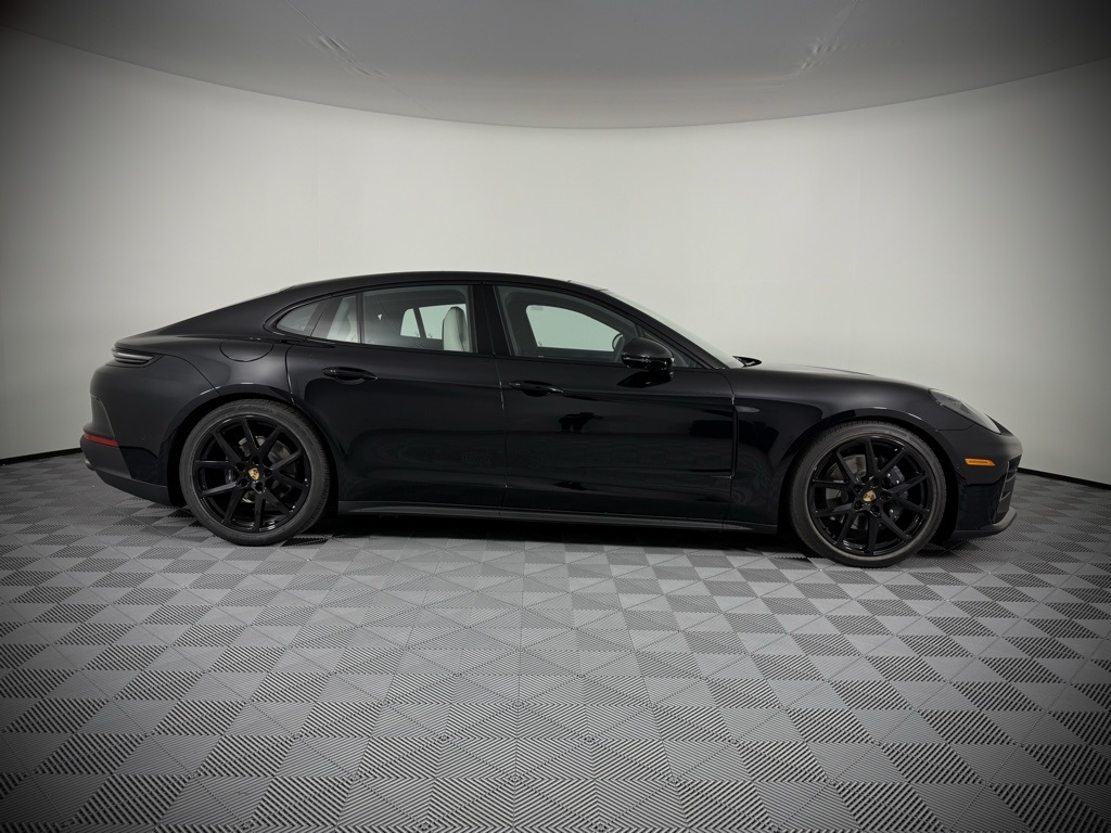 2025 Porsche Panamera 4 photo 10