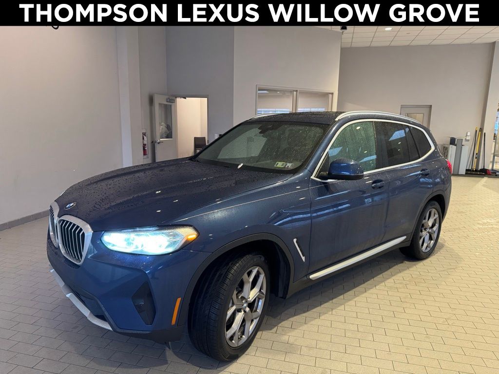 2022 BMW X3 30i's photo