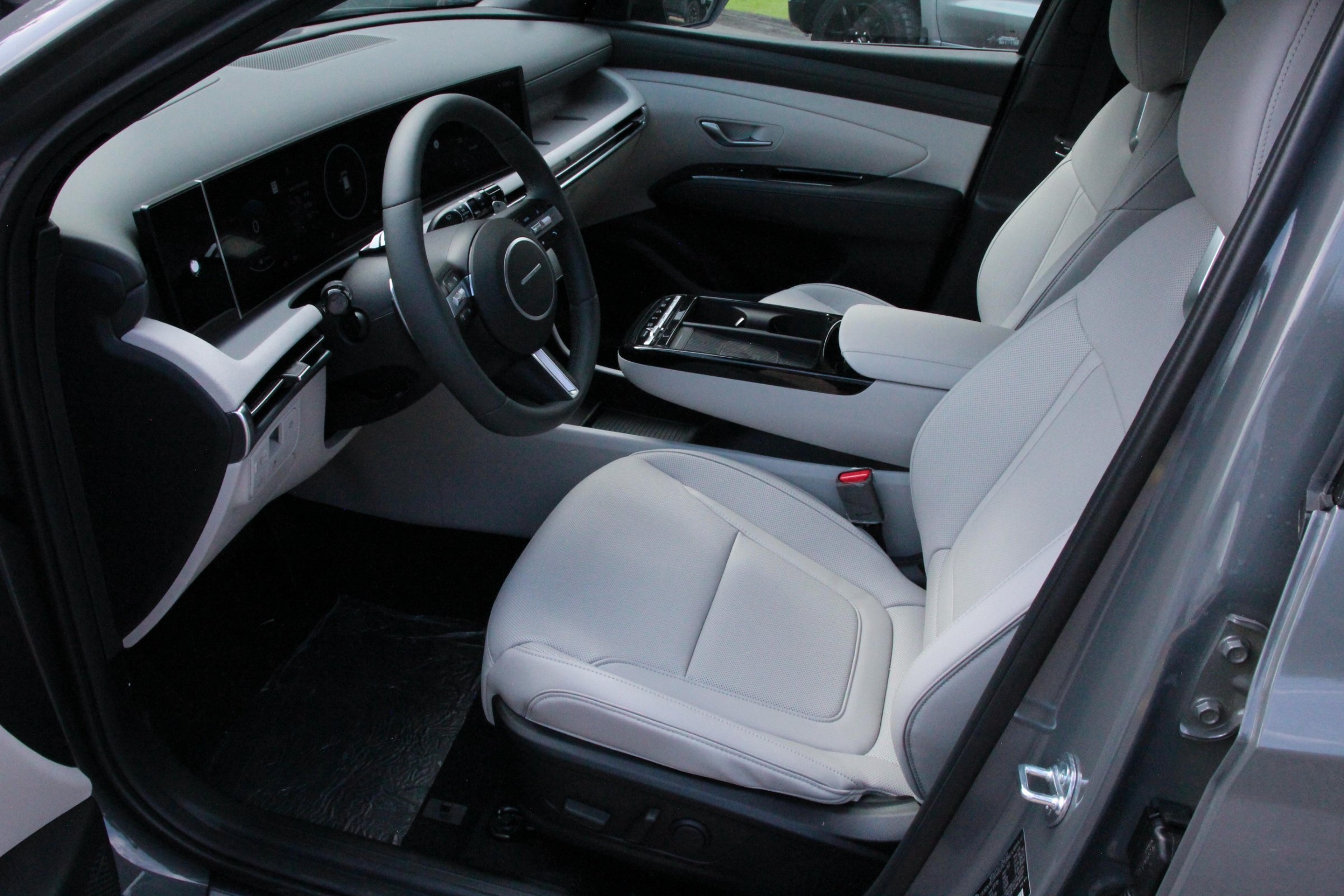 2025 Hyundai Tucson Limited photo 8