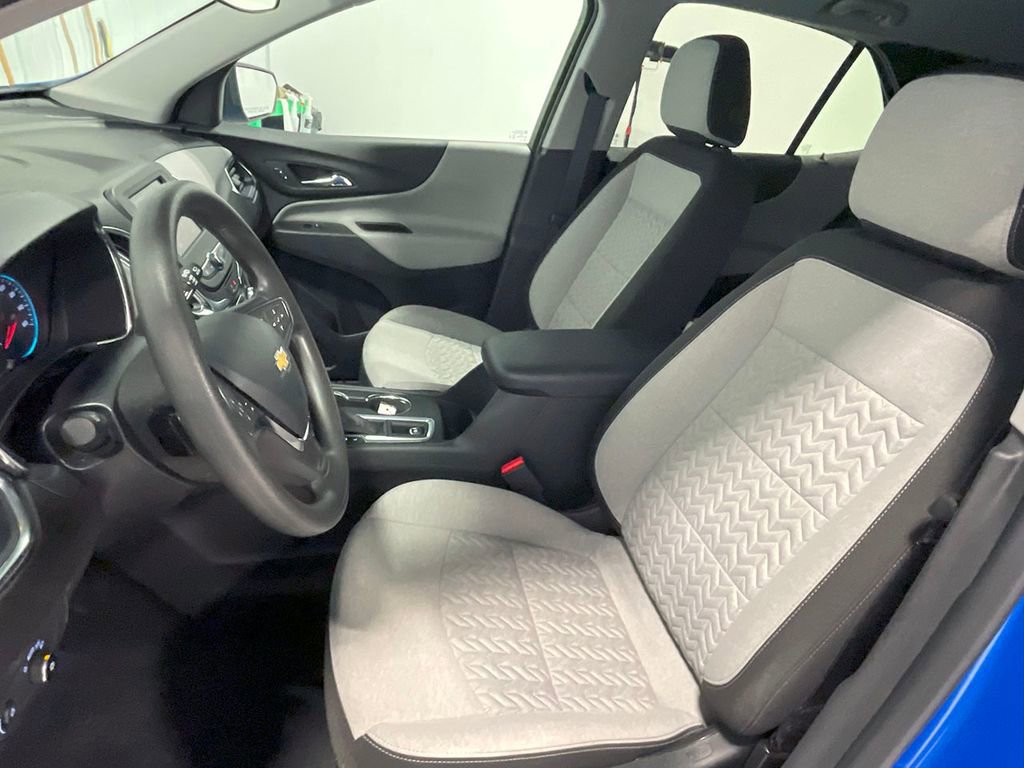 2024 Chevrolet Equinox LS photo 2