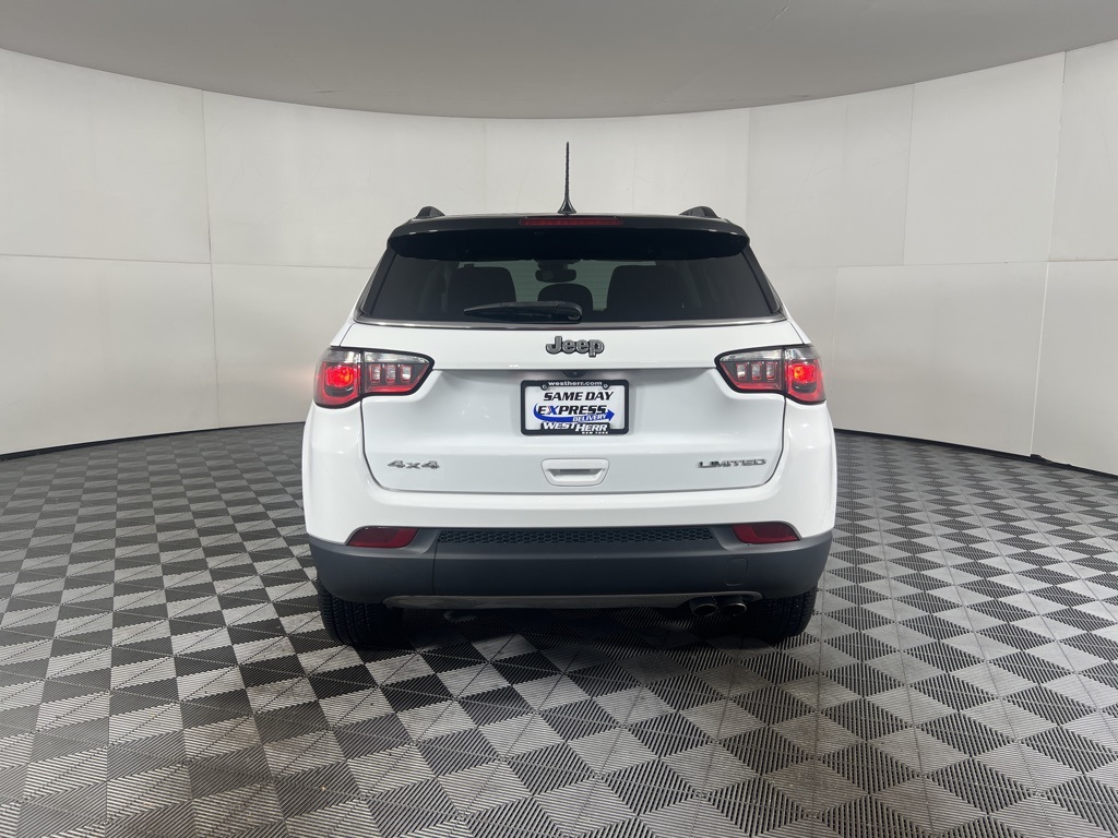 2022 Jeep Compass Limited photo 2