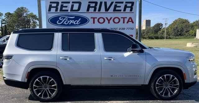 2023 Jeep Grand Wagoneer Series III's photo
