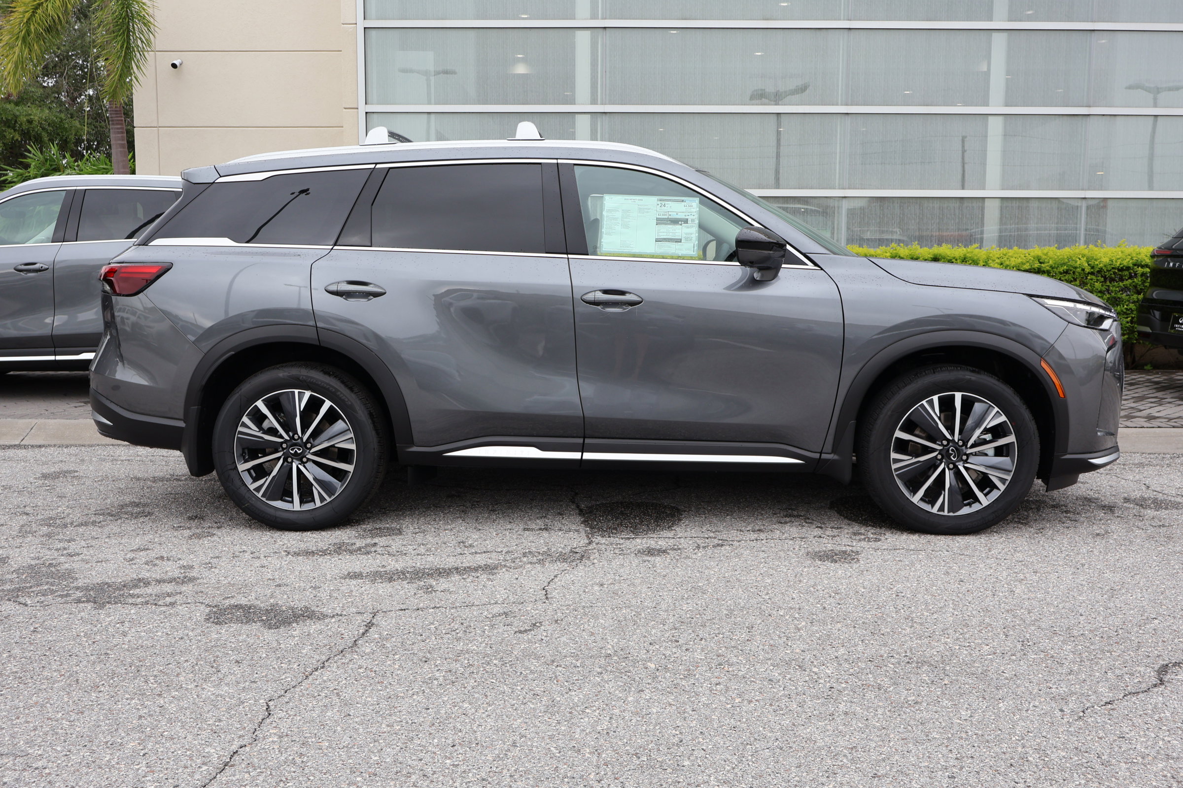 2026 Infiniti QX60 Luxe photo 4