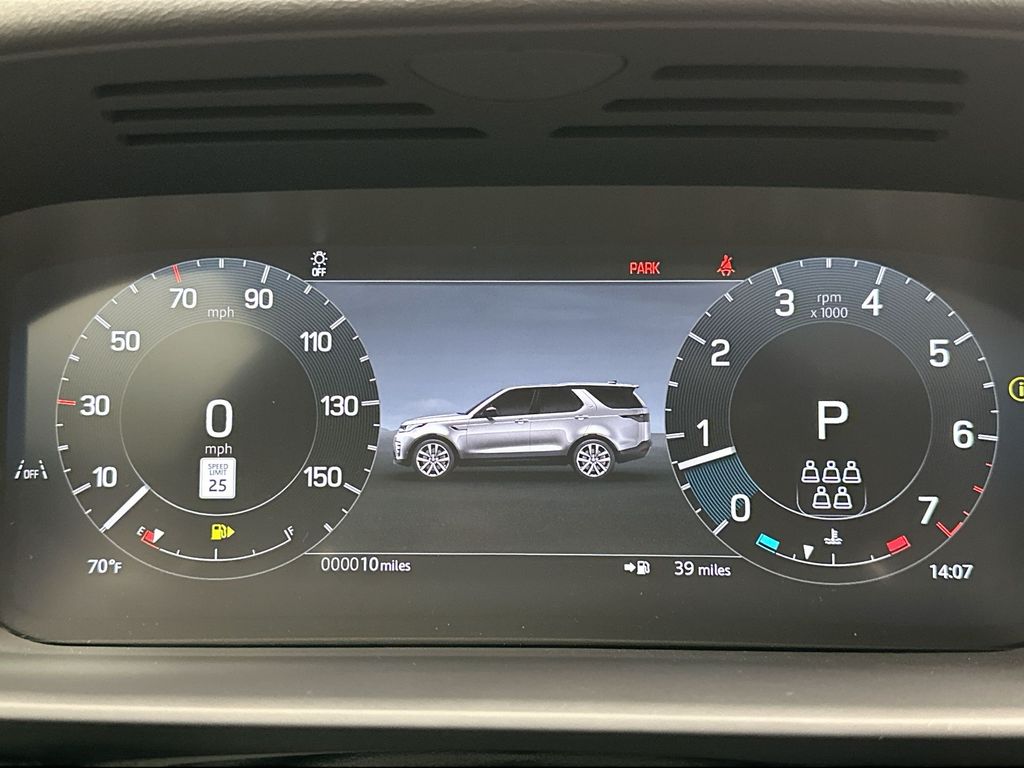 2025 Land Rover Discovery SE photo 11