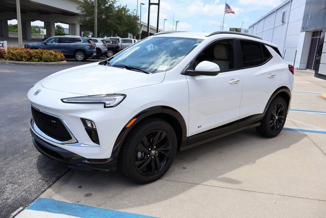 2026 Buick Encore GX Sport Touring photo 3