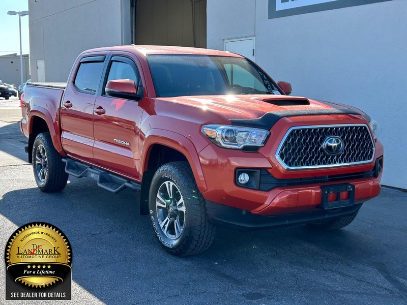 2018 Toyota Tacoma Double Cab V6 4x4 photo 2