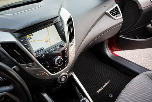 2013 Hyundai Veloster Base photo 24