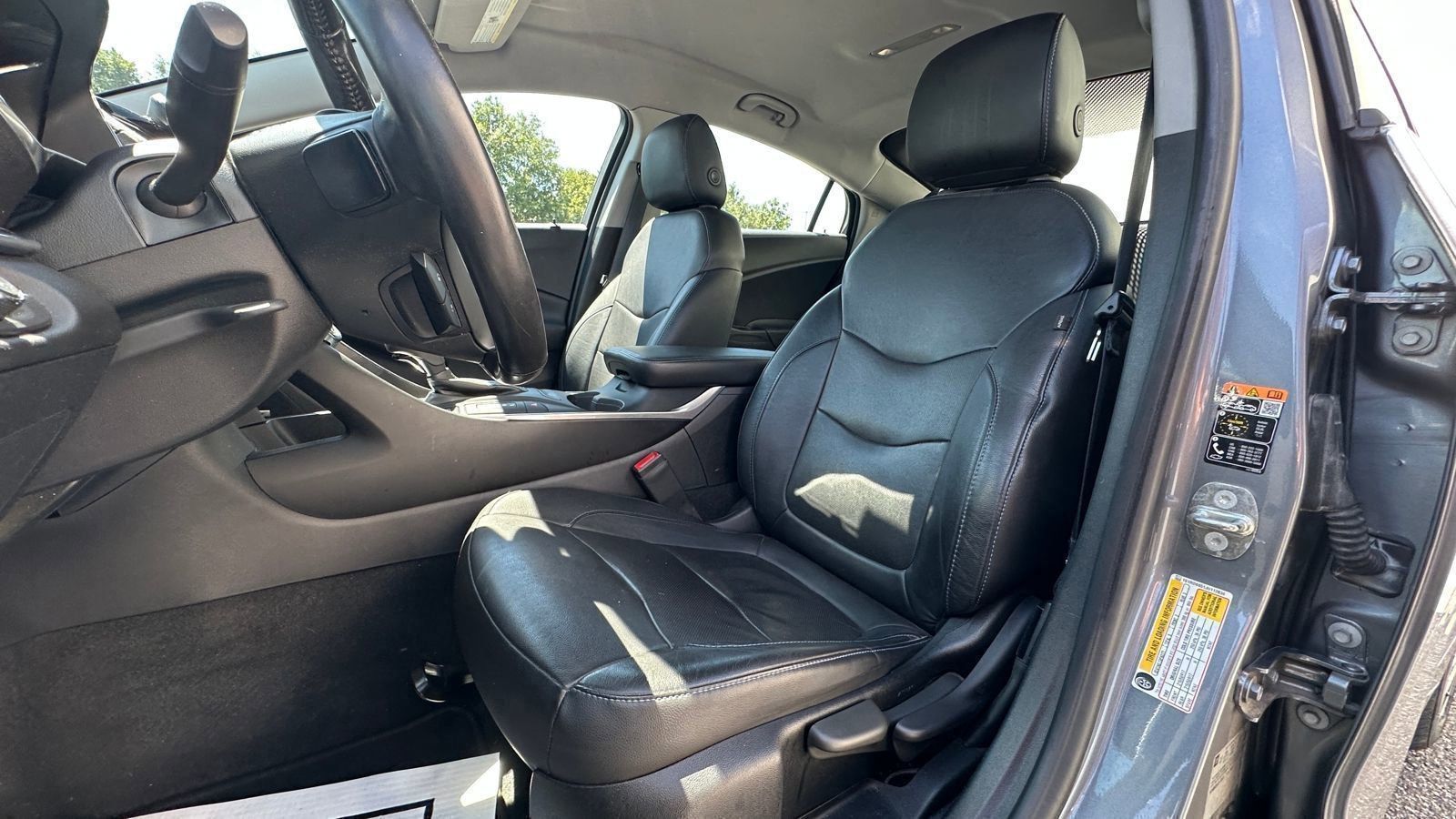 2018 Chevrolet Volt Premier photo 3