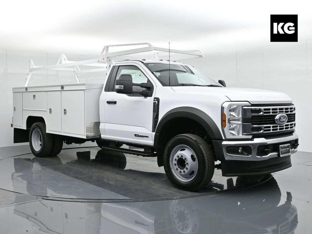 2024 Ford F-550 Super Duty Chassis Cab XL's photo