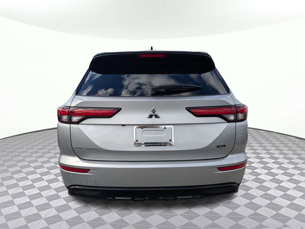 2023 Mitsubishi Outlander SEL photo 4