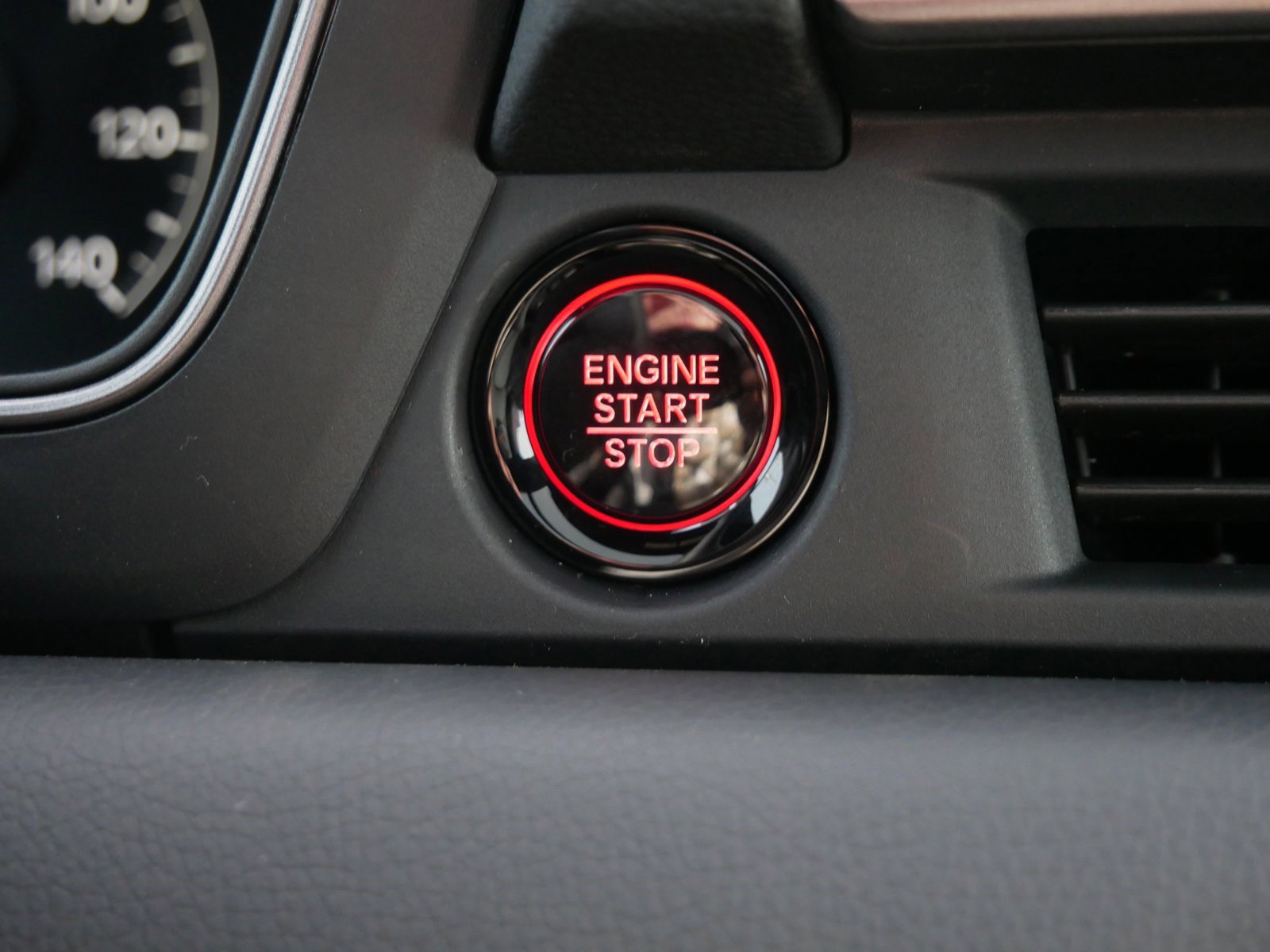 2025 Honda Pilot TrailSport photo 18