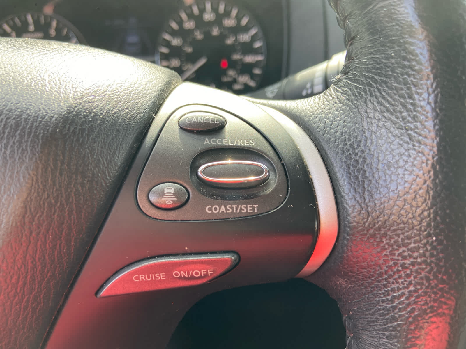 2019 Nissan Pathfinder SL photo 21