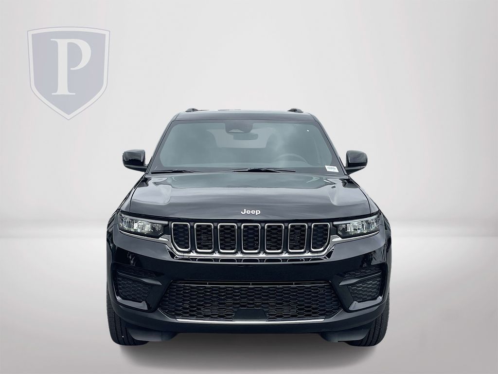 2025 Jeep Grand Cherokee Laredo X photo 2