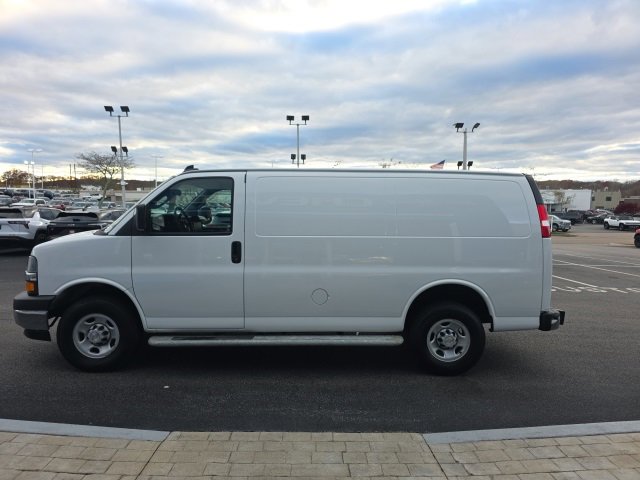 2024 Chevrolet Express 2500 Work Van photo 4