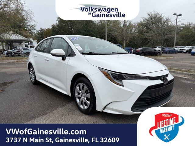 2024 Toyota Corolla LE's photo