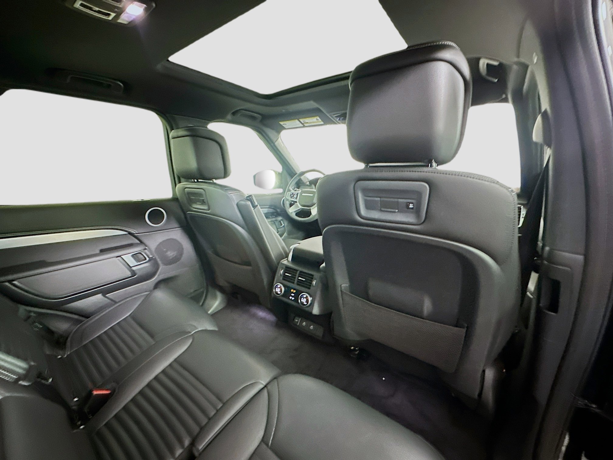 2024 Land Rover Discovery SE photo 23