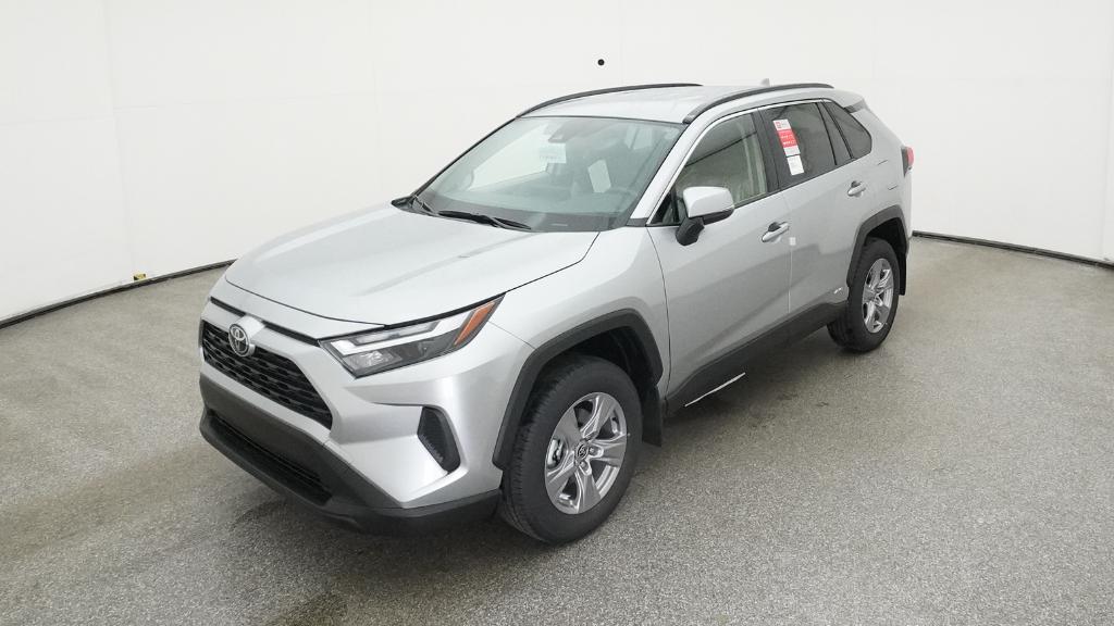 2025 Toyota RAV4 XLE's photo