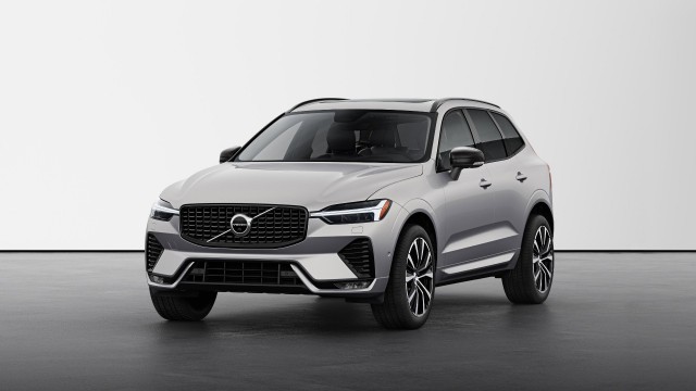 2025 Volvo XC60 Plus Dark Theme