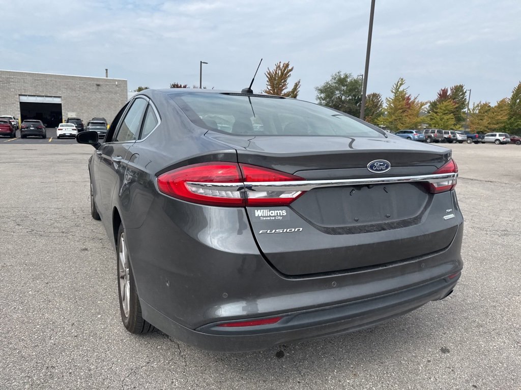 2017 Ford Fusion SE photo 32