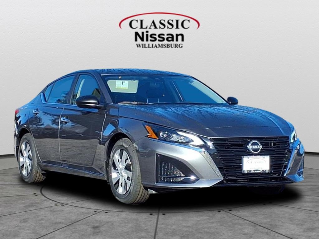 2025 Nissan Altima S's photo