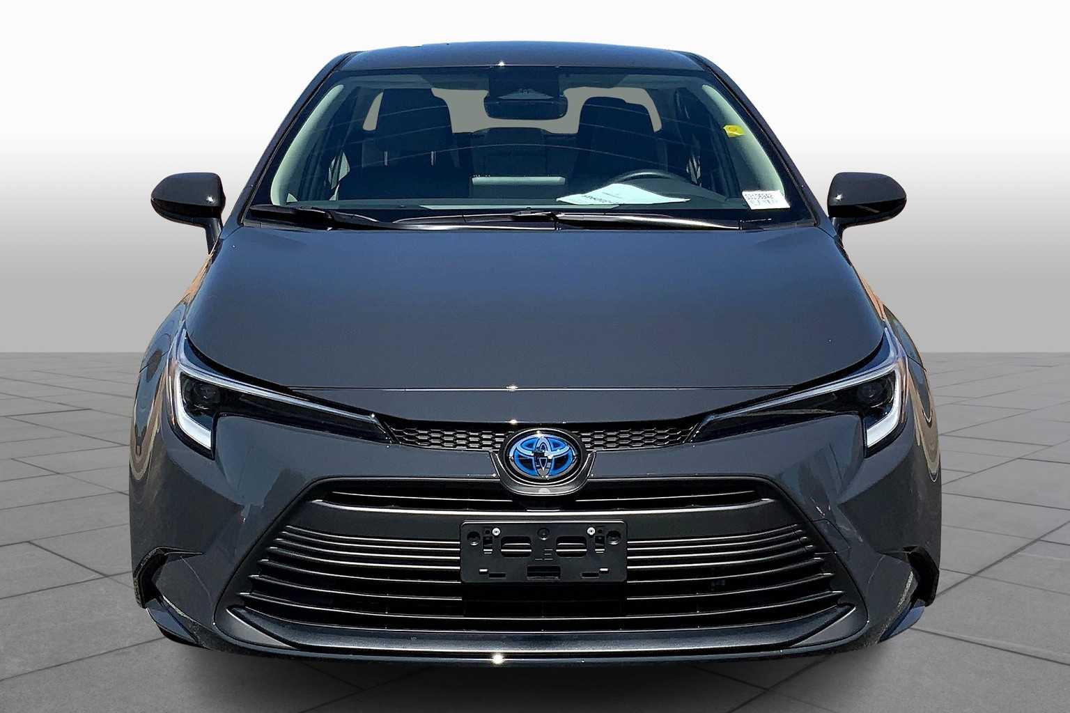2025 Toyota Corolla Hybrid LE photo 3