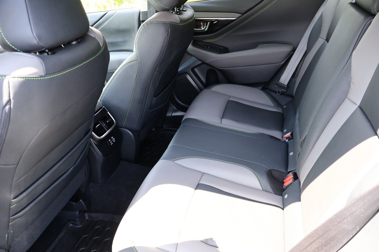 2024 Subaru Outback Onyx Edition photo 3