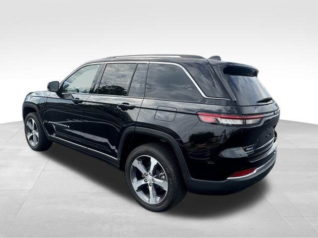 2023 Jeep Cherokee 4xe photo 2