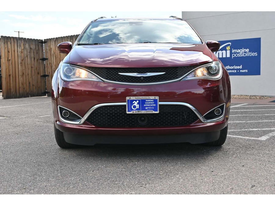 2020 Chrysler Pacifica Touring L photo 4