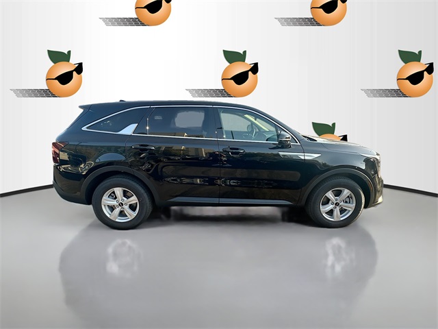 2025 Kia Sorento LX photo 7