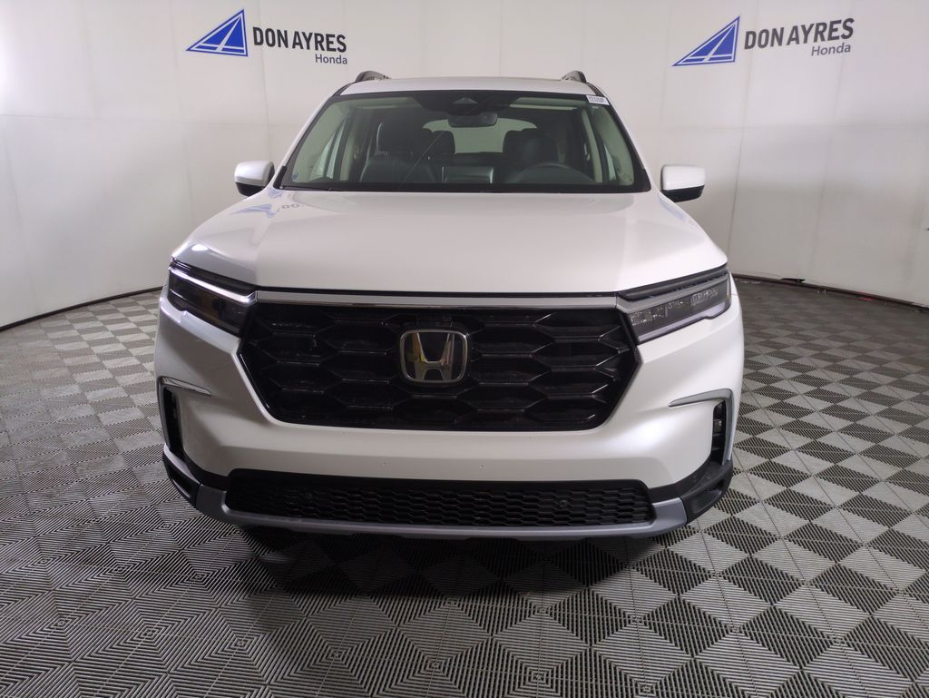 2025 Honda Pilot Touring photo 8