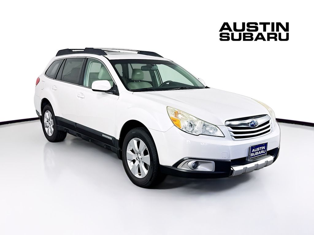 2012 Subaru Outback Limited's photo