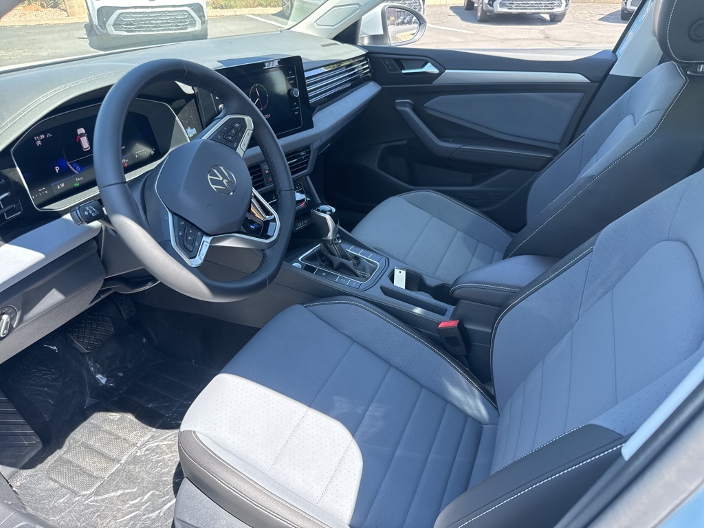 2025 Volkswagen Jetta 1.5T SE photo 12
