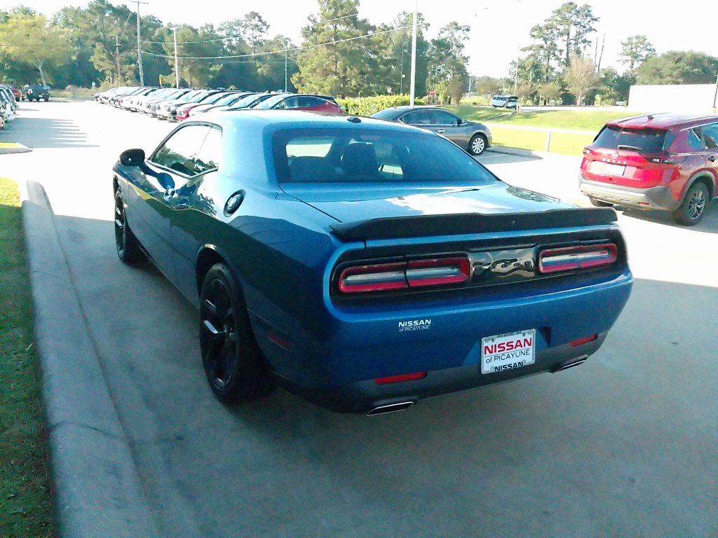 2022 Dodge Challenger SXT photo 4