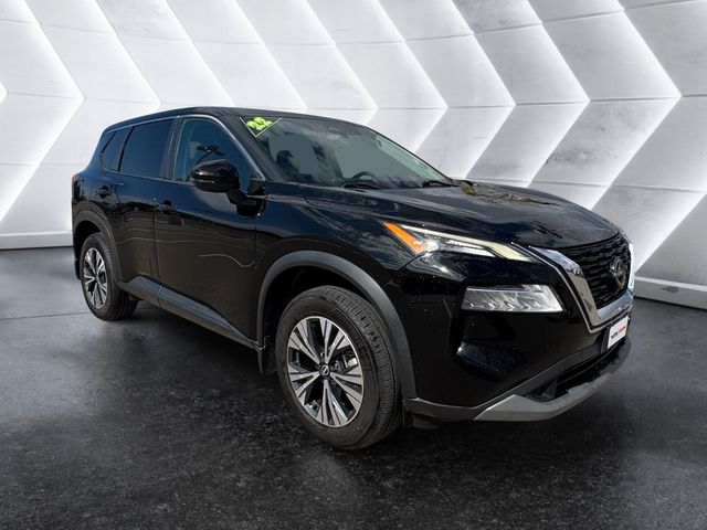 2022 Nissan Rogue SV's photo